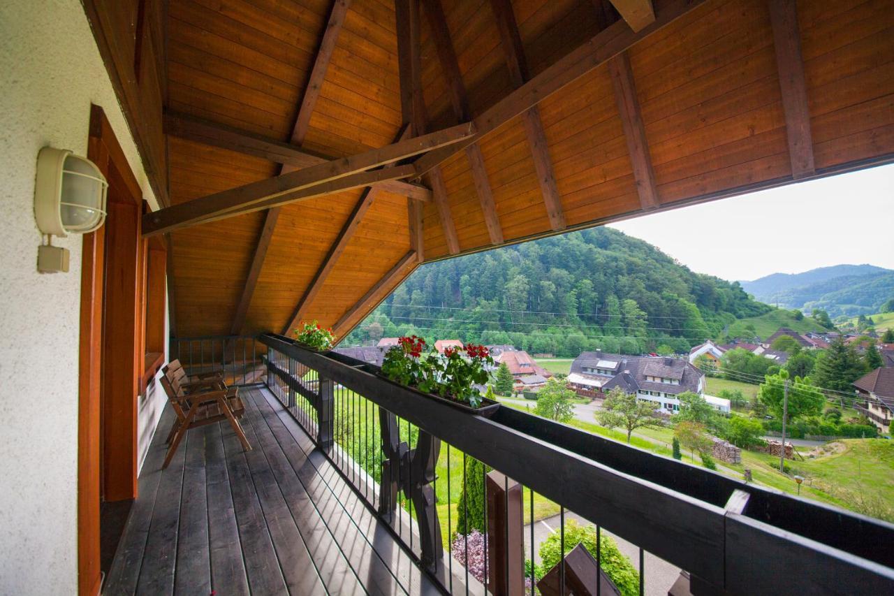 فندق Landhaus Langeck Münstertal المظهر الخارجي الصورة